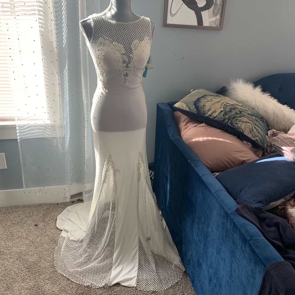 Wedding dress color ivory